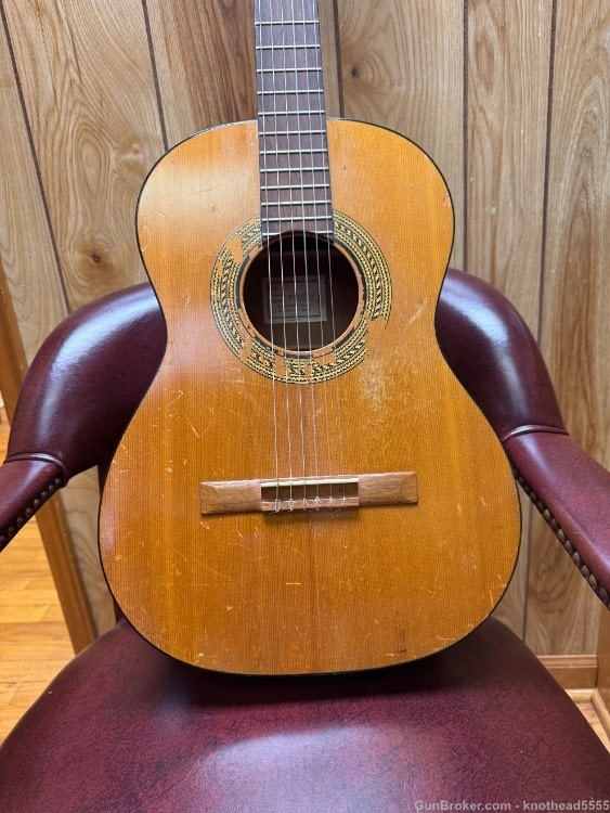 GIBSON CLASSICAL GUITAR FROM 1960'S IN ORIGINAL CONDITION!-img-1