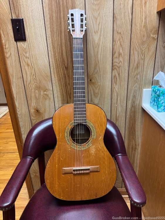 GIBSON CLASSICAL GUITAR FROM 1960'S IN ORIGINAL CONDITION!-img-0