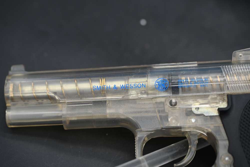 3 Vintage Air Pistol Lot – S&W 4506 Daisy CO2 200 Healthways Plainsman 175-img-9