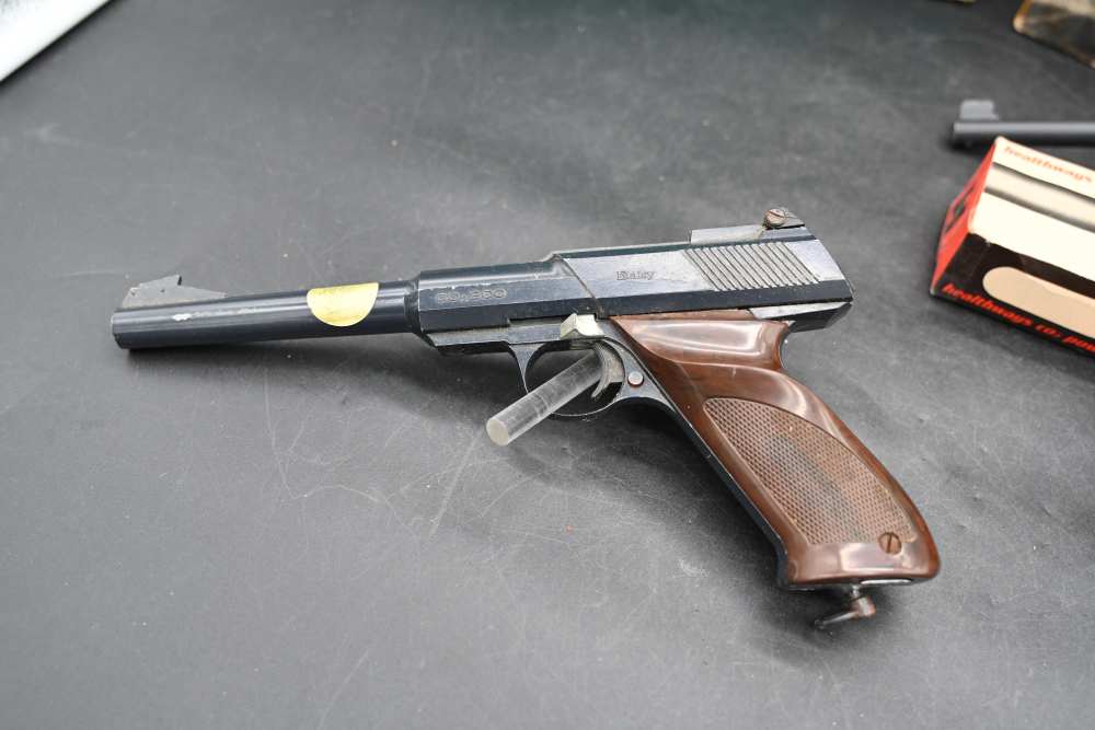 3 Vintage Air Pistol Lot – S&W 4506 Daisy CO2 200 Healthways Plainsman 175-img-17