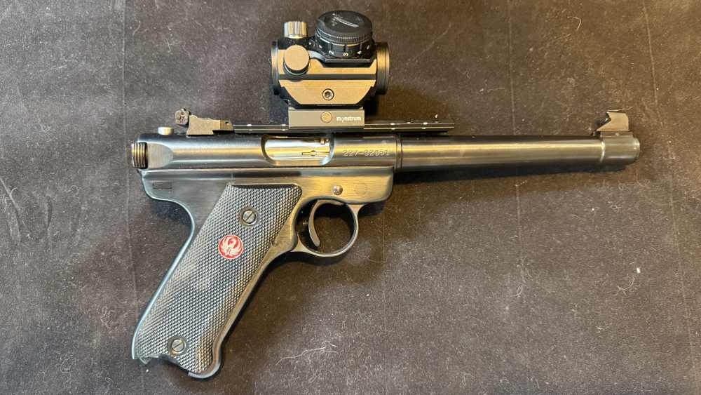 Ruger Mark III Target .22 LR Bull Barrel w/ Bushnell Red Dot, Rail, Case & -img-0