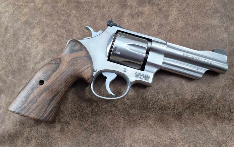 NIB SMITH & WESSON 610 MOUNTAIN GUN 10MM 4" CASE-img-11