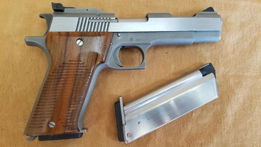 AMT AUTO MAG 22 MAG WITH 4" BARREL STAINLESS STEEL, FREE SHIPPING-img-0
