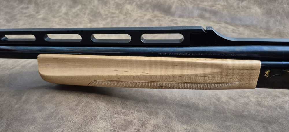 NIB BROWNING BT-99 MAX MAPLE 12GA 32" CASE-img-10
