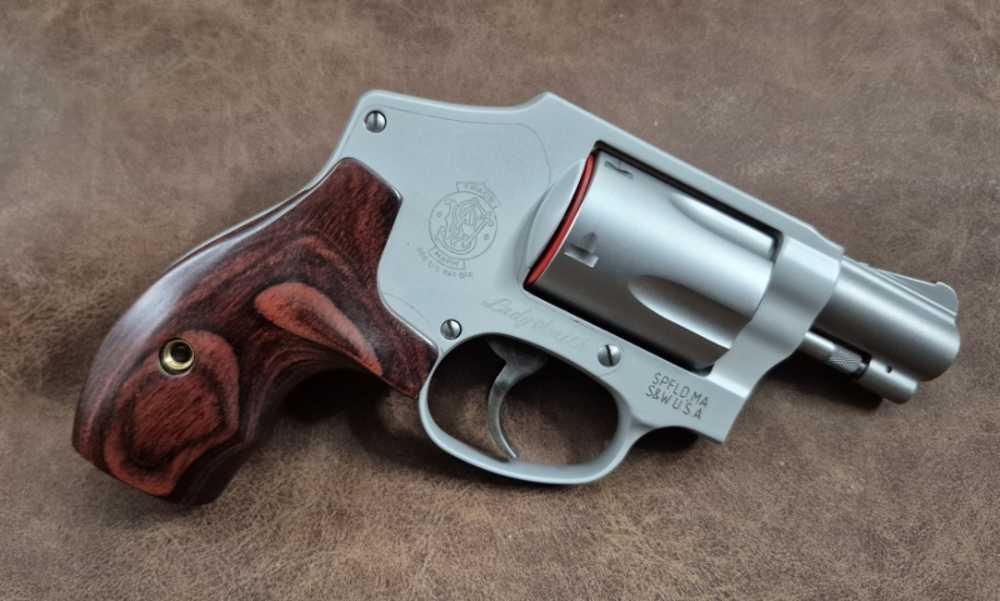 NIB SMITH & WESSON MODEL 642-2 LADY SMITH 38SPEC 1.875" BOX-img-1