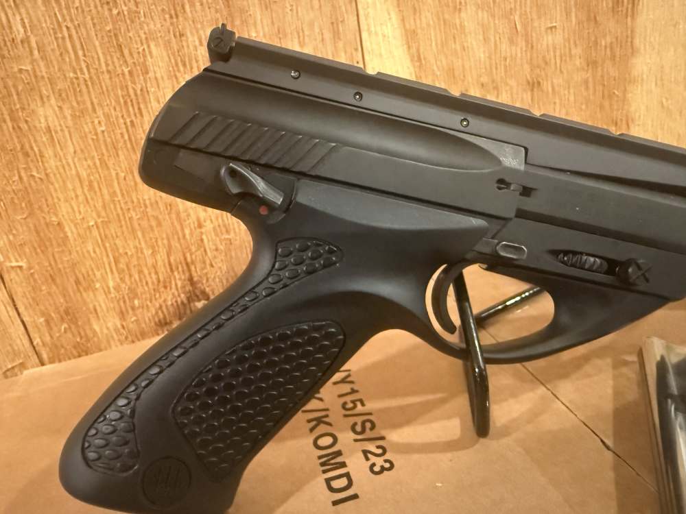 Amazing Beretta N22 NEOS .22 LR 6” Two 10rd Magazines -img-3