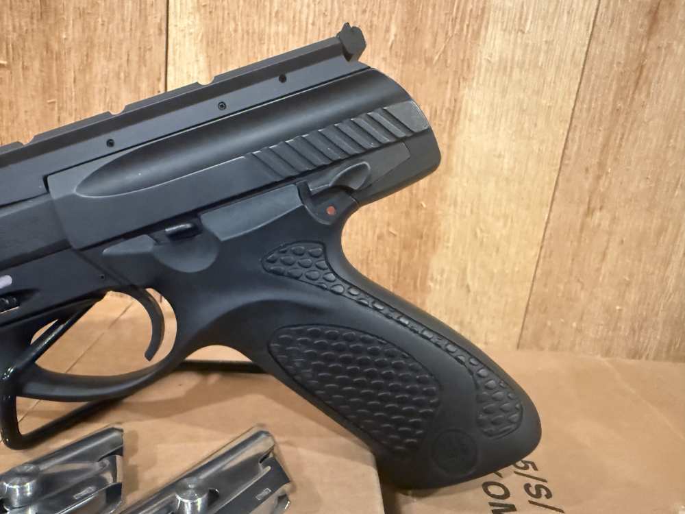 Amazing Beretta N22 NEOS .22 LR 6” Two 10rd Magazines -img-8