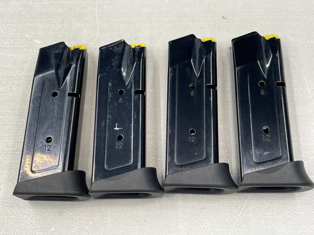 4 x Factory Taurus G2C G3C 12 round 9mm magazines OEM standard-img-0