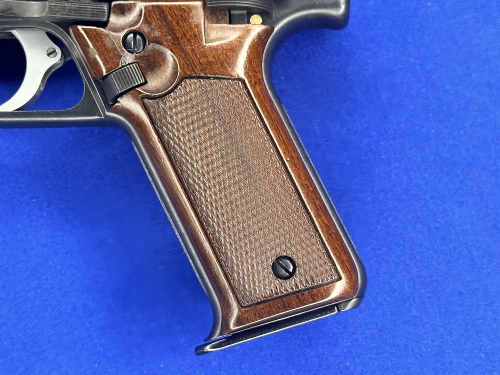 Rare 1979 Benelli B77 7.65mm Browning (.32 ACP) Italian Semi-Auto Pistol-img-1