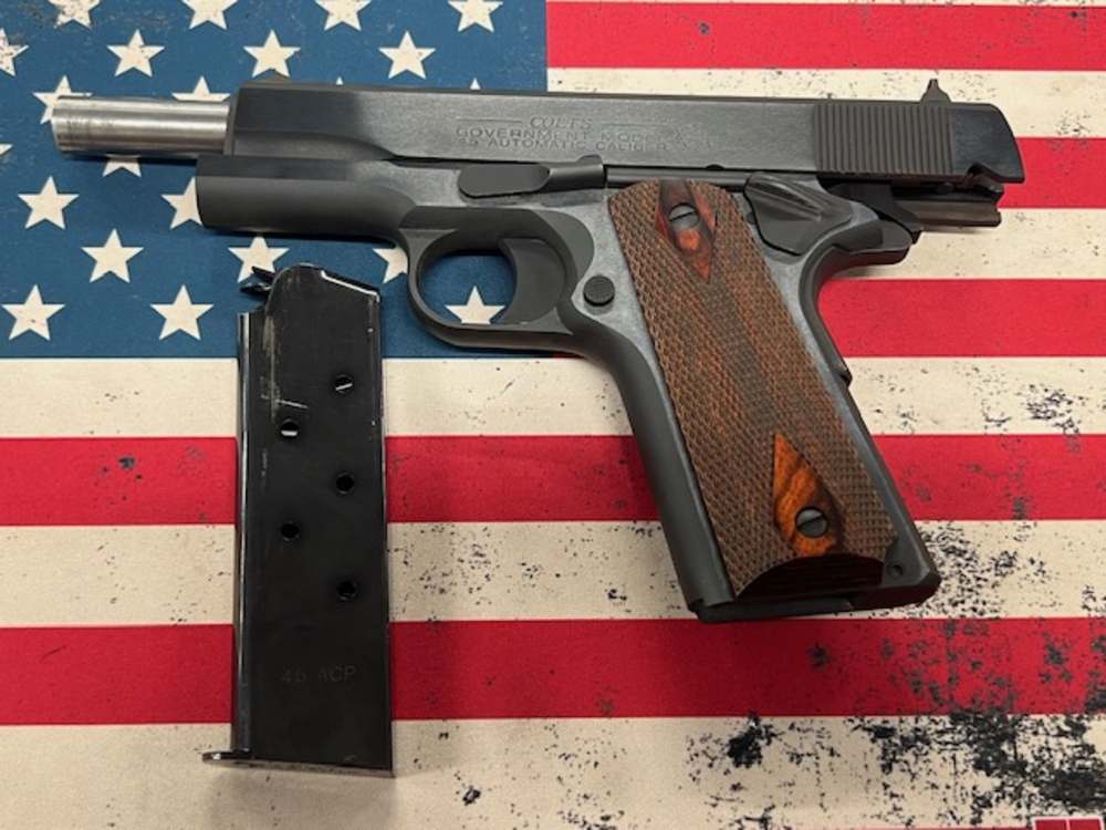 Colt Government Model 1911 Pistol .45 ACP Good Condition-img-2