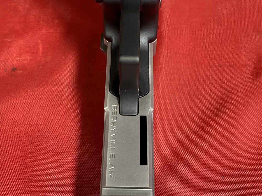 Nighthawk Custom BDS Commander 9mm IOS Aggressive Grip New In Box-img-10