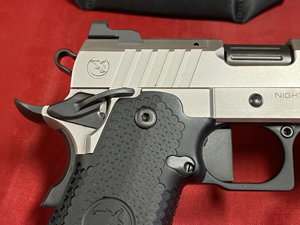 Nighthawk Custom BDS Commander 9mm IOS Aggressive Grip New In Box-img-4