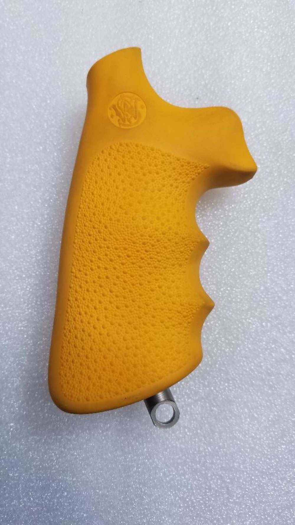 SMITH & WESSON BRIGHT YELLOW GRIP WITH LANYARD FITS 500 / 460 S&W-img-0
