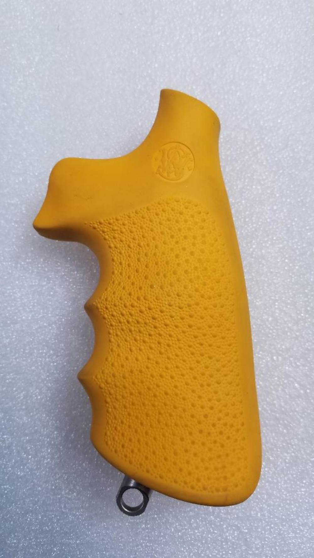 SMITH & WESSON BRIGHT YELLOW GRIP WITH LANYARD FITS 500 / 460 S&W-img-1