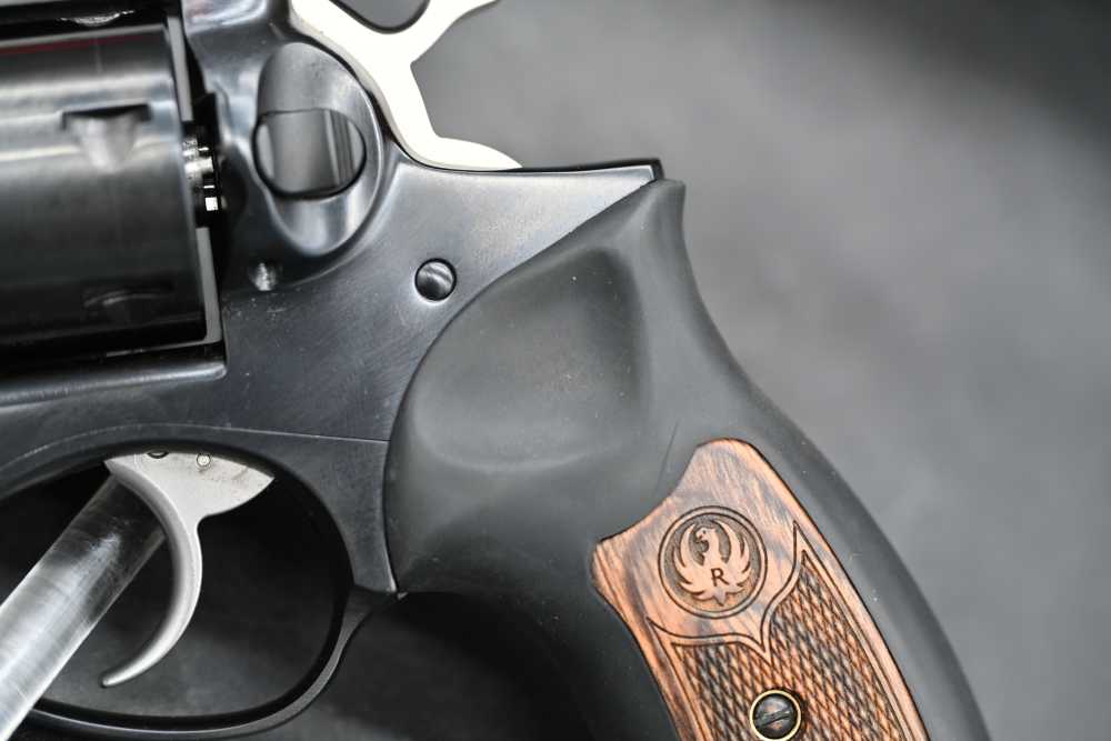 RUGER GP100 TALO .357 MAG 2.5" BLUED 6-SHOT REVOLVER W/ CASE-img-3