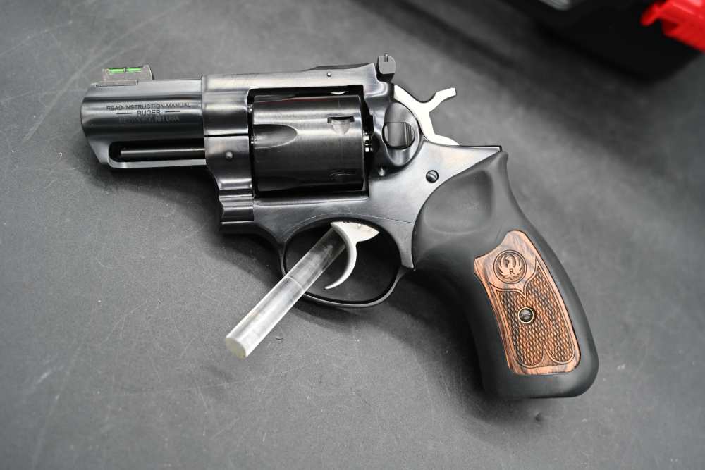 RUGER GP100 TALO .357 MAG 2.5" BLUED 6-SHOT REVOLVER W/ CASE-img-1
