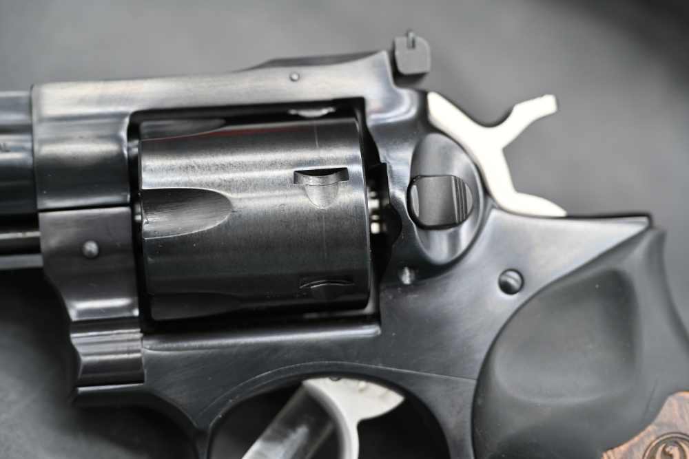 RUGER GP100 TALO .357 MAG 2.5" BLUED 6-SHOT REVOLVER W/ CASE-img-4