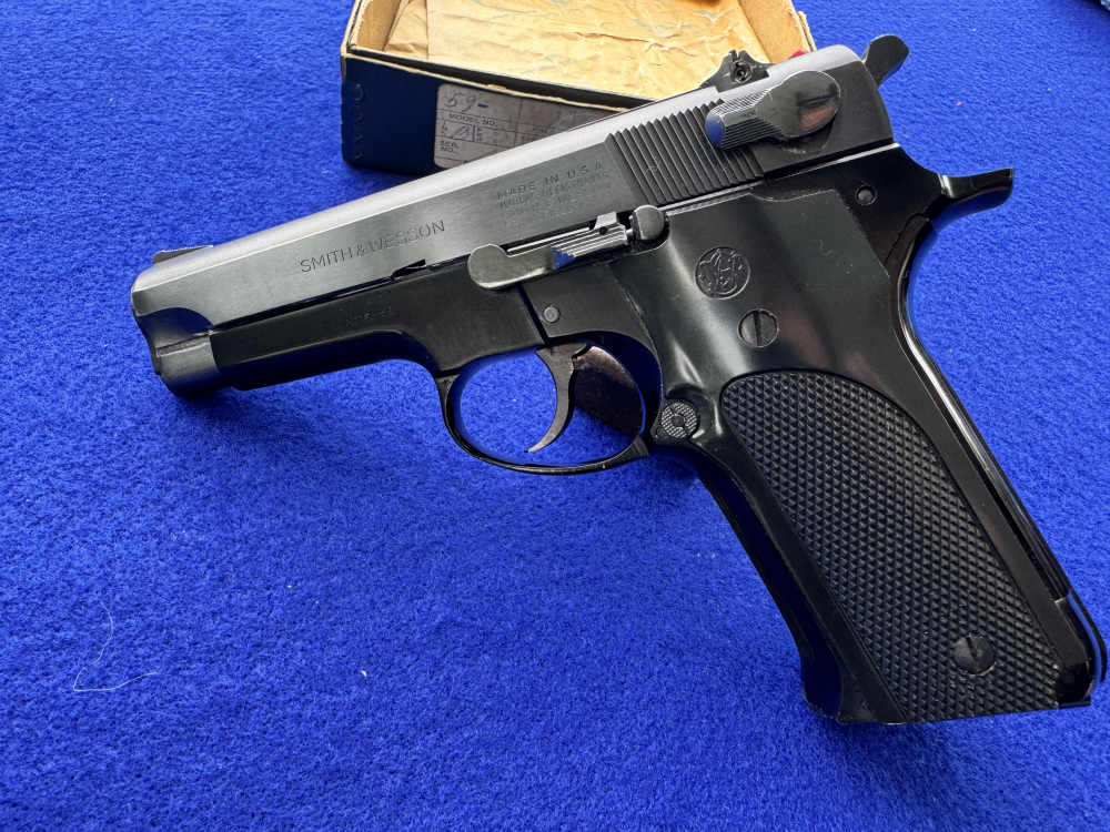 In Box Smith Wesson model 59 2nd Gen 9mm Pistol-img-2
