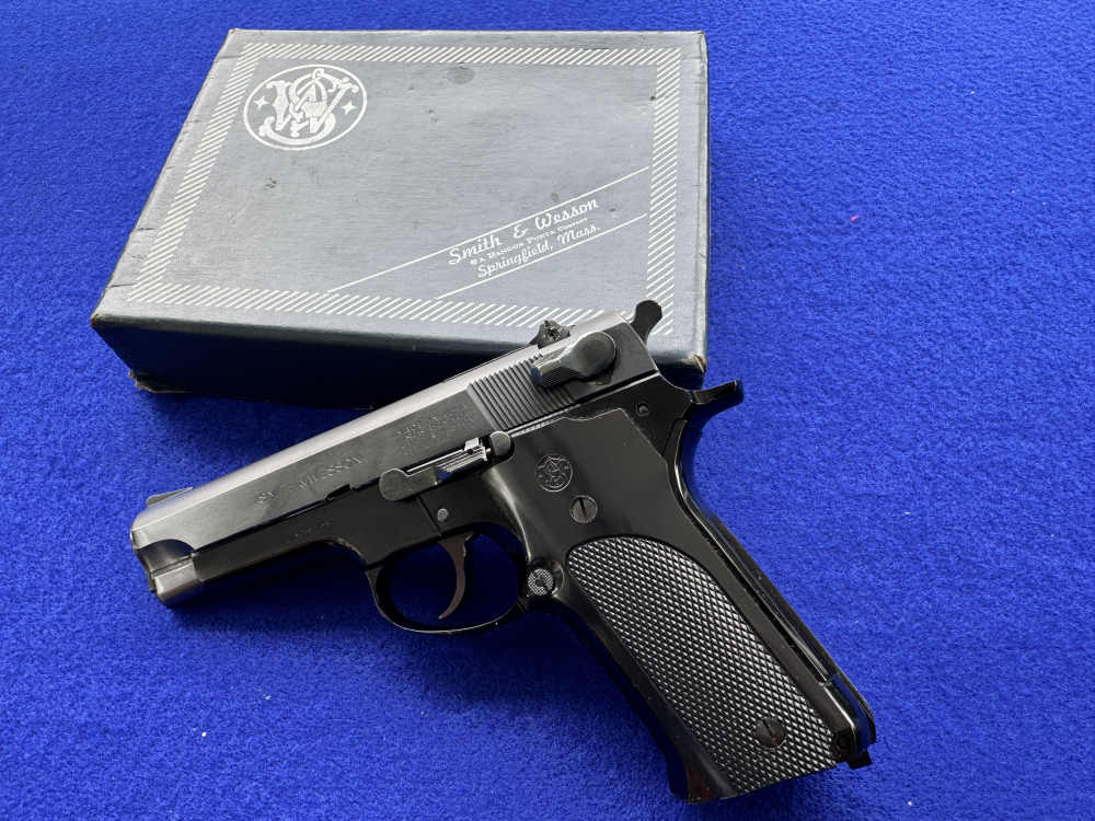 In Box Smith Wesson model 59 2nd Gen 9mm Pistol-img-29