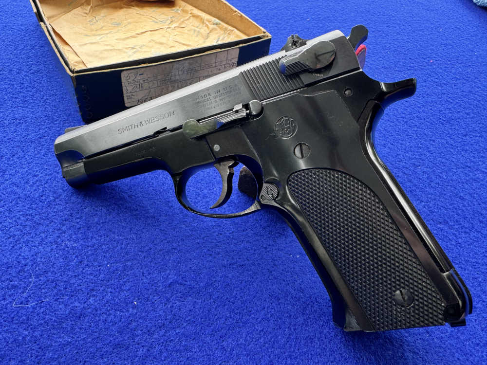 In Box Smith Wesson model 59 2nd Gen 9mm Pistol-img-3