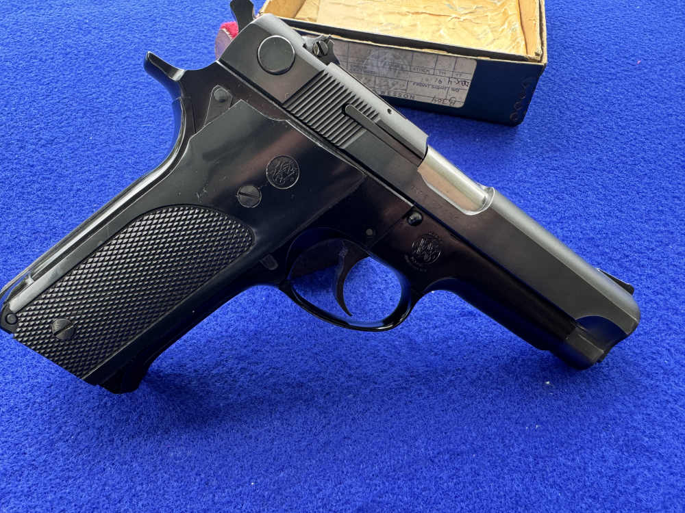 In Box Smith Wesson model 59 2nd Gen 9mm Pistol-img-10