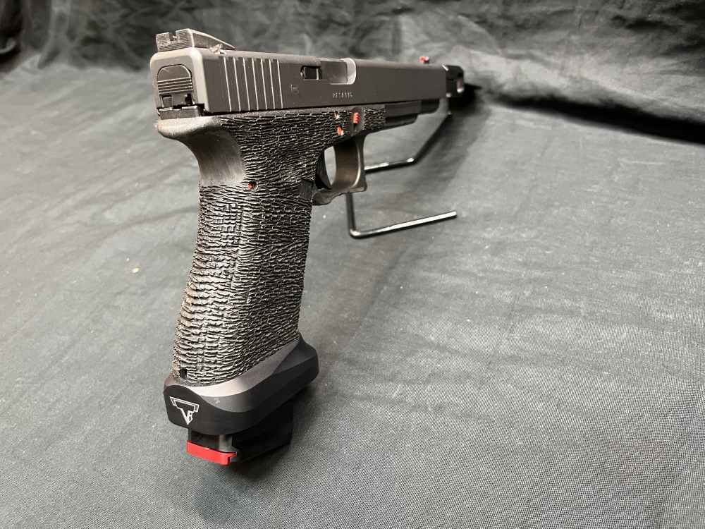Glock 17L Gen 3 9mm Zev Trigger and Comp 3 Mags Taran Magwell-img-7