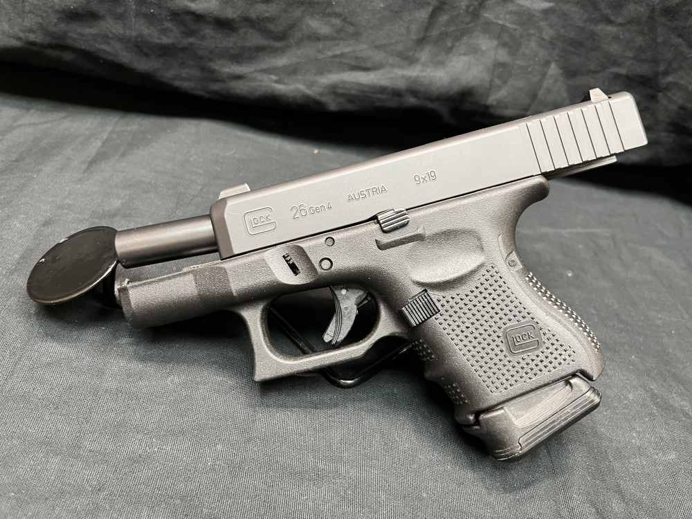 Glock 26 Gen 4 9mm 3.3" Night Sights Pistol -img-4