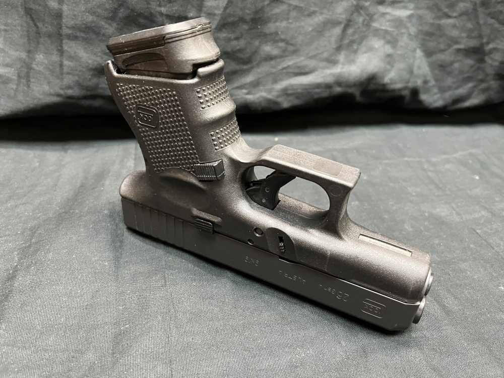 Glock 26 Gen 4 9mm 3.3" Night Sights Pistol -img-9