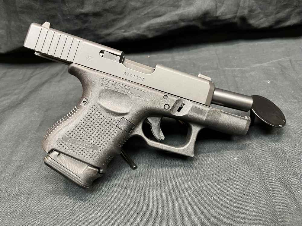 Glock 26 Gen 4 9mm 3.3" Night Sights Pistol -img-3
