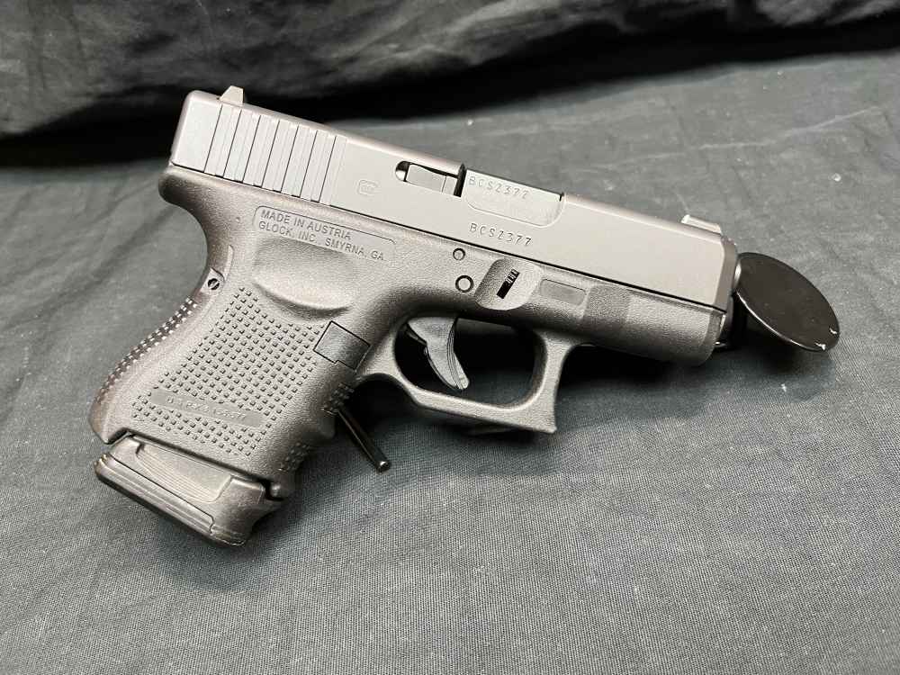 Glock 26 Gen 4 9mm 3.3" Night Sights Pistol -img-1