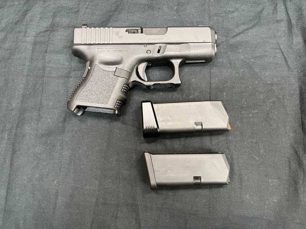 Glock 26 Gen 3 9mm 3.4" Pistol Night Sights G26 Factory Case-img-2