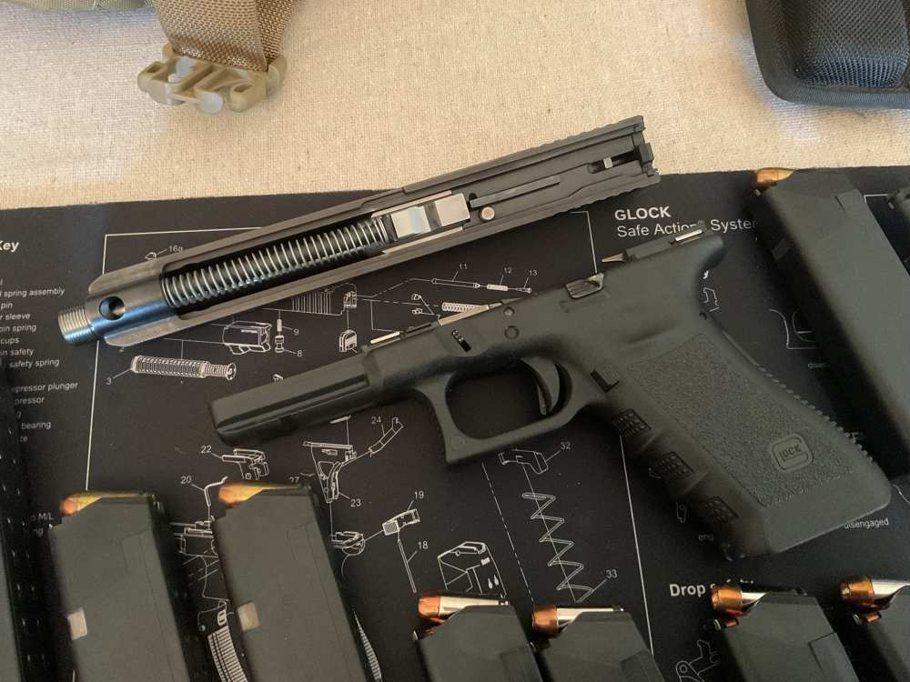 Glock G35 semiautomatic pistol with holster & carry bag-img-19