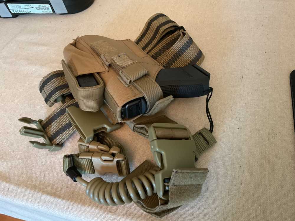 Glock G35 semiautomatic pistol with holster & carry bag-img-23