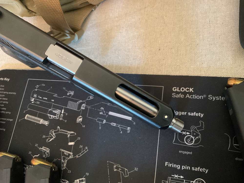 Glock G35 semiautomatic pistol with holster & carry bag-img-20