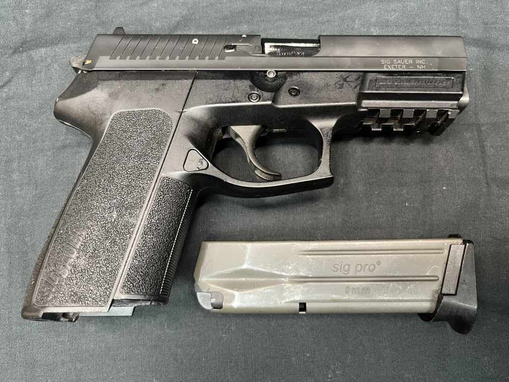 Sig Sauer SP2022 9mm 3.75" Pistol -img-0
