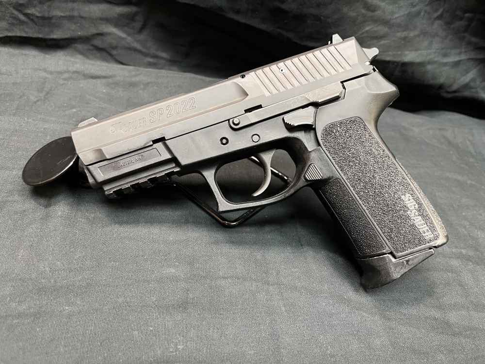 Sig Sauer SP2022 9mm 3.75" Pistol -img-2