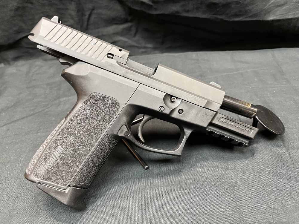 Sig Sauer SP2022 9mm 3.75" Pistol -img-3
