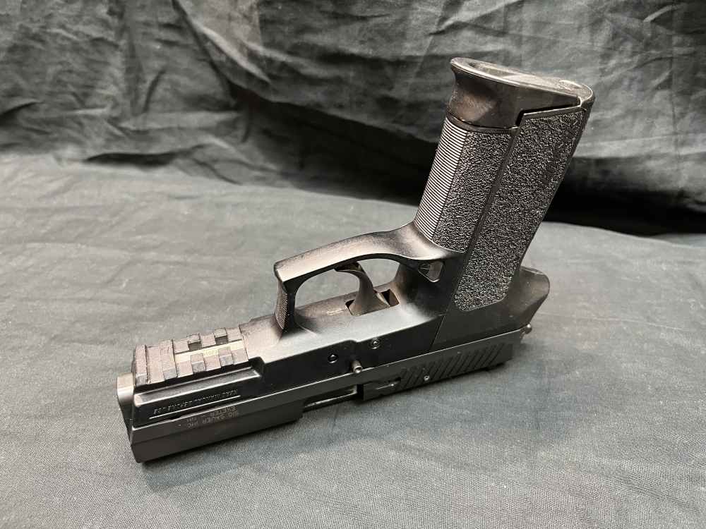 Sig Sauer SP2022 9mm 3.75" Pistol -img-9