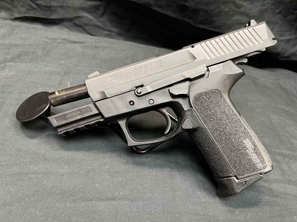 Sig Sauer SP2022 9mm 3.75" Pistol -img-4
