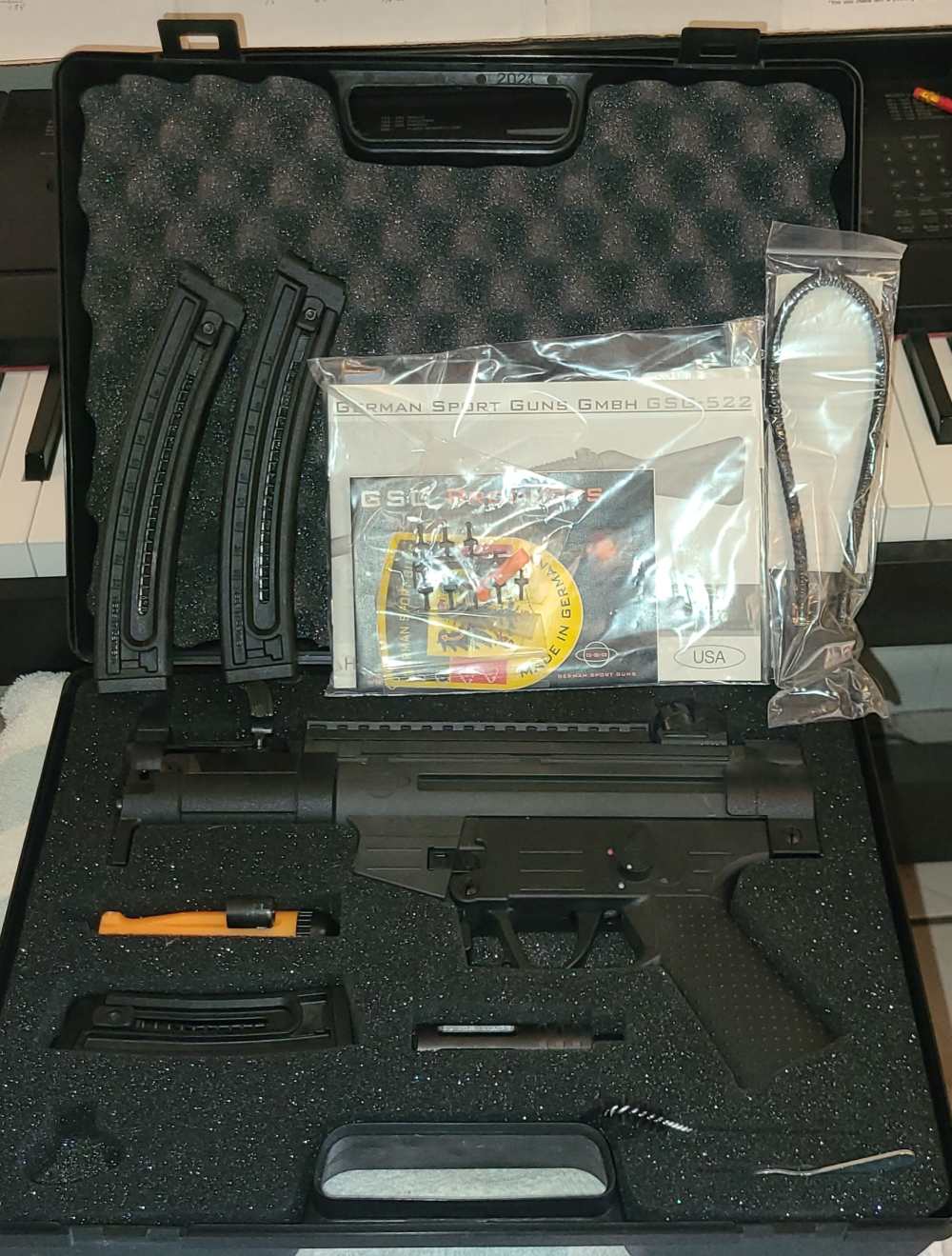 GSG-522PK .22 LR Pistol — Pristine/Never Fired — Case, Papers & 3 Mags-img-1
