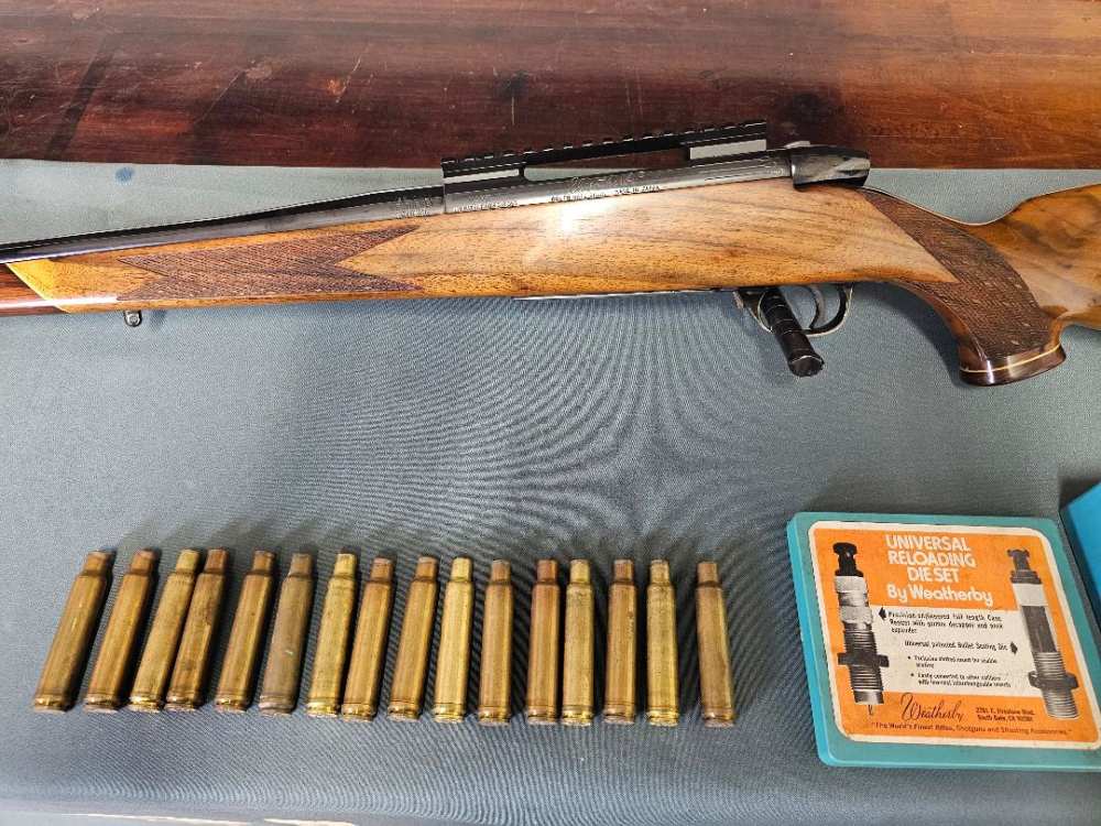 Used Weatherby Mark V Deluxe 378 Wby Magnum -img-3