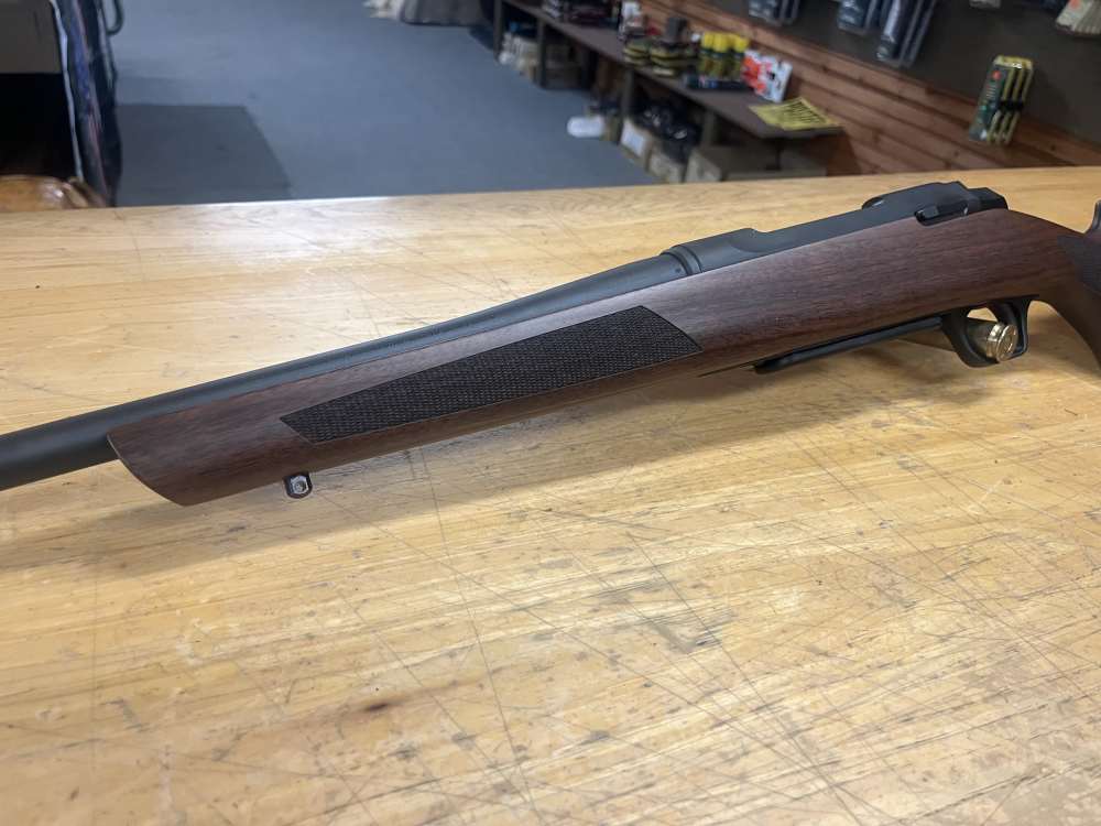 Browning A Bolt 3 Hunter 7mm Mag Walnut Stock-img-9