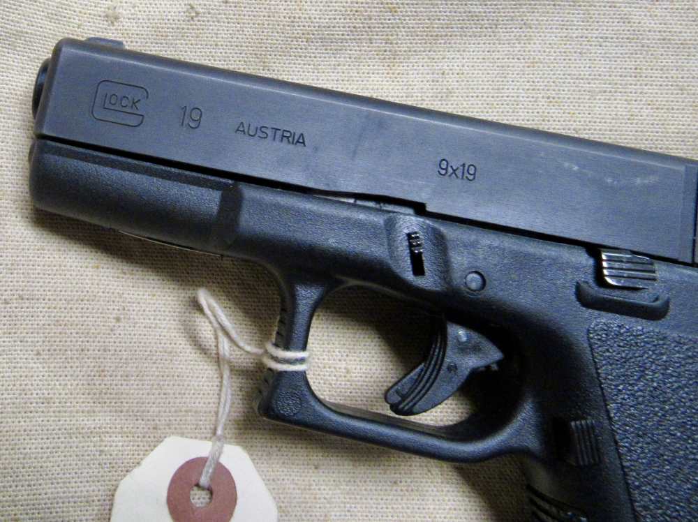 Glock 19 GEN2 9mm Semi-Auto Pistol .01 NO RESERVE-img-5