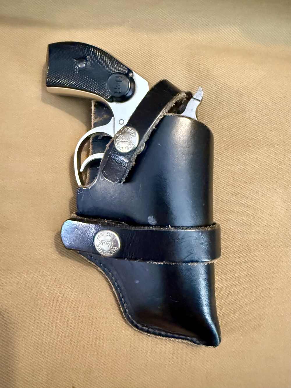 H&R Model 733 Revolver. .32 SW. 1971 mfg. C&R. With holster and lock. -img-24