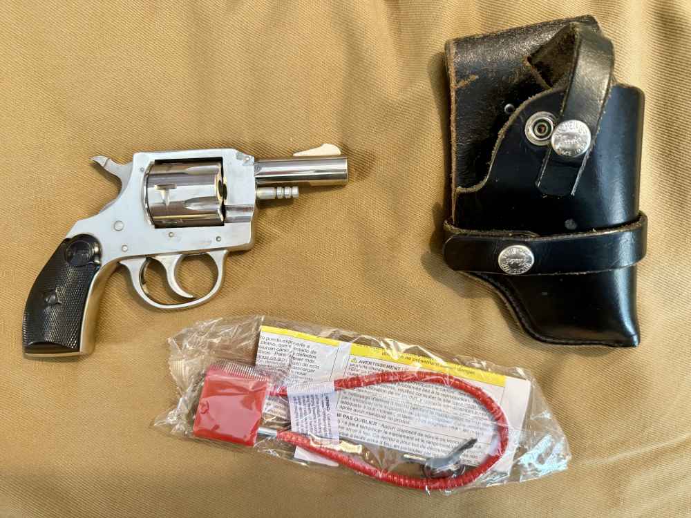 H&R Model 733 Revolver. .32 SW. 1971 mfg. C&R. With holster and lock. -img-0