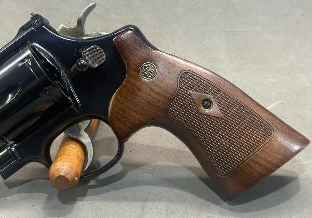 USED Smith & Wesson Model 29 4" 44 Mag Blued Finish Original Case-img-2