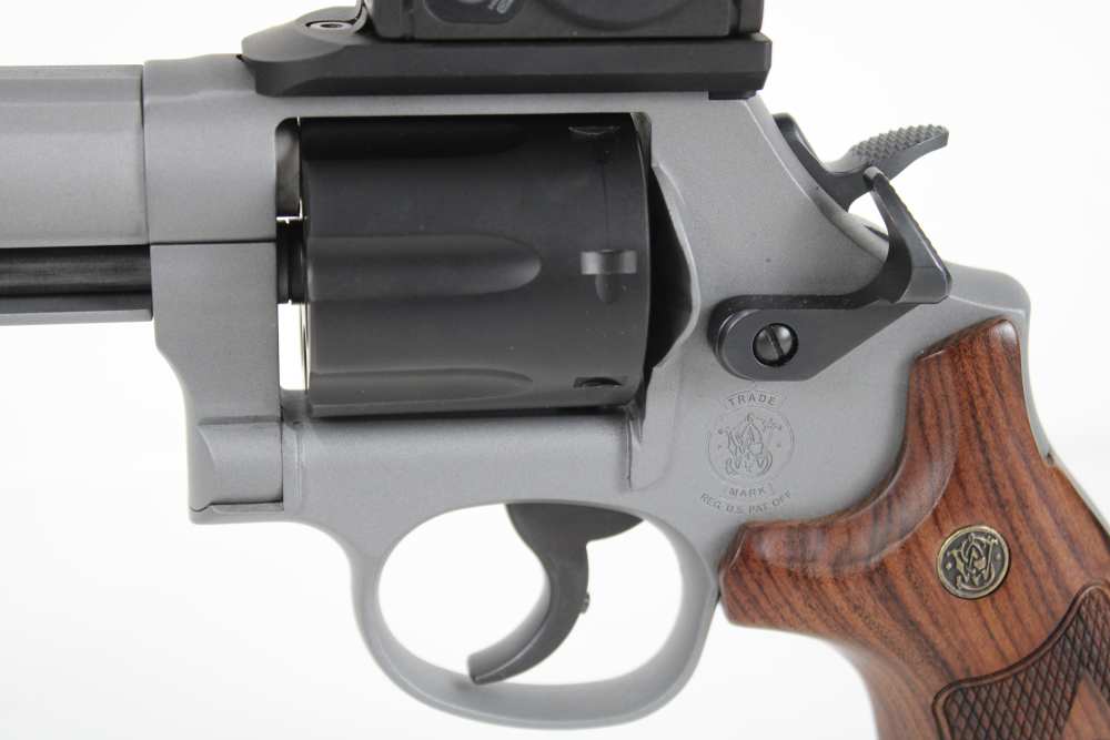 Smith & Wesson Spec Series R Model 686 Plus No Lock with Aimpoint Acro-img-7
