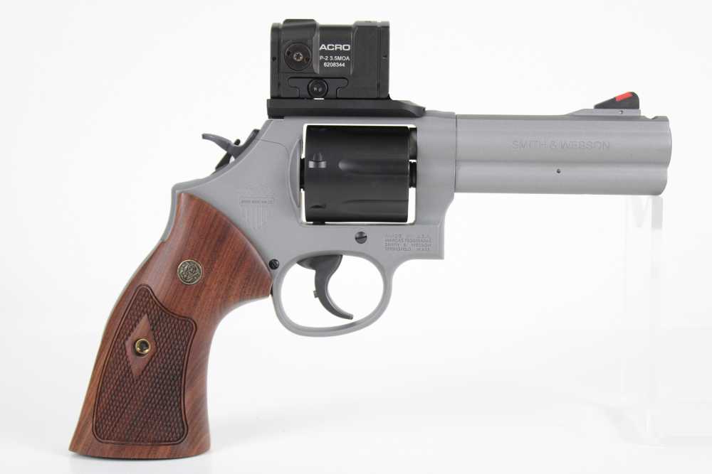 Smith & Wesson Spec Series R Model 686 Plus No Lock with Aimpoint Acro-img-1
