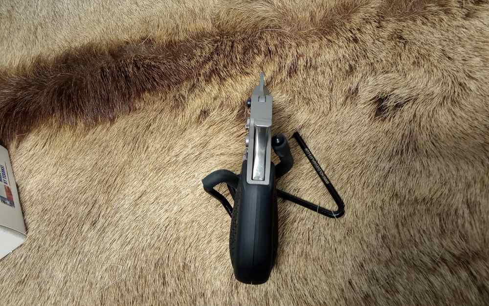 Brand New BOND ARMS Honey-B .22 Mag derringer -img-3