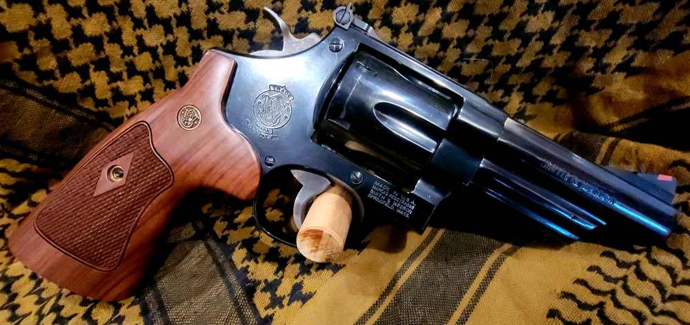 Smith & Wesson 29-10 .44 Mag Six Shot Nice Box 4 inch-img-1